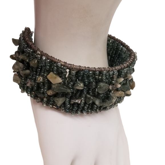 VINTAGE SILVERTONED CUFF BRACELET WITH BLUE GLASS SEED BEAD & GEMSTONE DETAIL - Picture 2 of 5